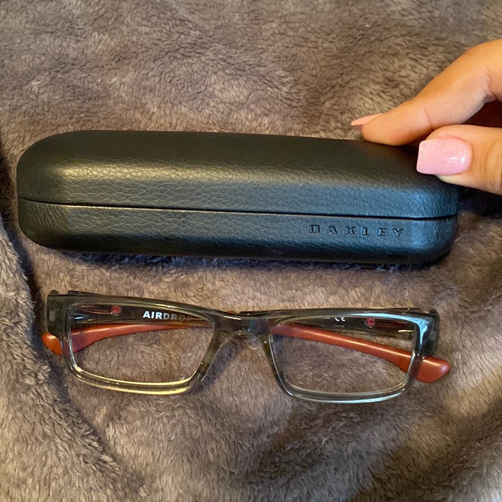 Grey Shadow Oakley Glasses Like New.
